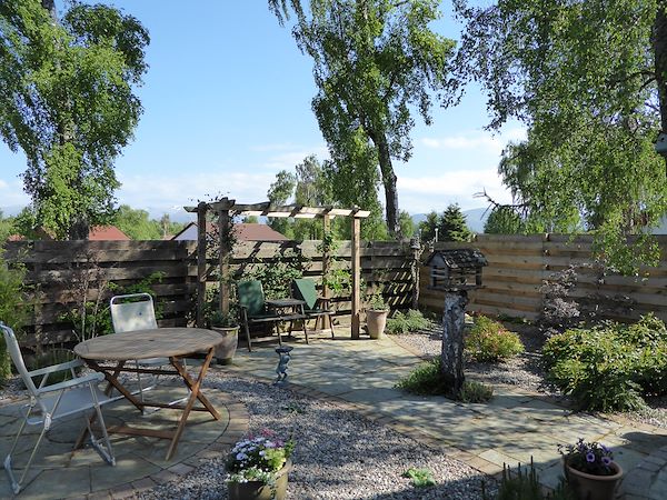 Garden2.jpg Garden2.jpg
